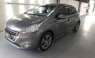 Peugeot • 208