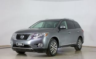 Nissan • Pathfinder