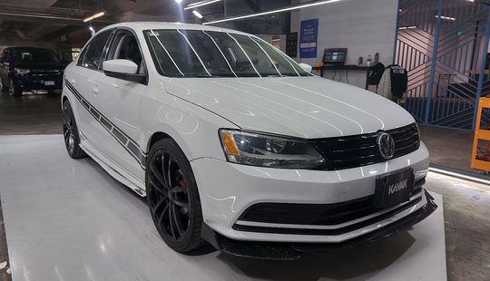 Volkswagen • Jetta