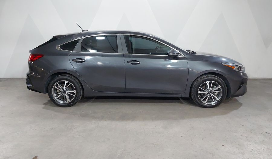 Kia Forte 2.0 EX Hatchback 2022