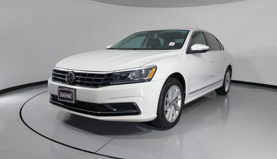 Volkswagen • Passat