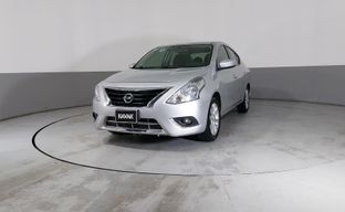 Nissan • Versa