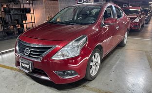 Nissan • Versa