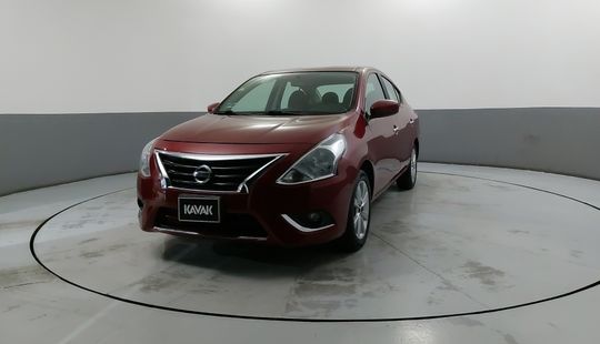 Nissan • Versa