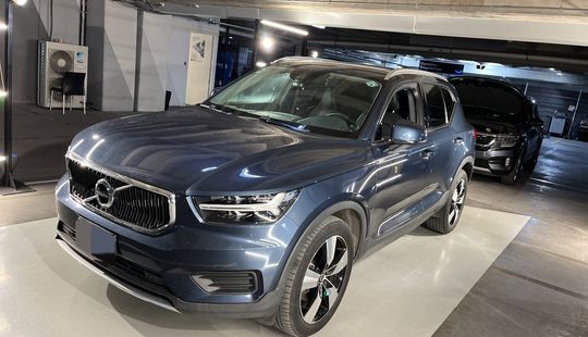 Volvo • XC40