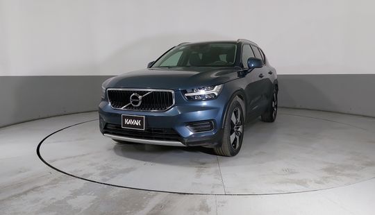 Volvo • XC40