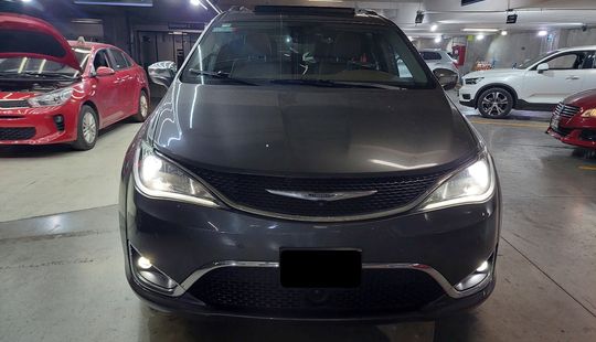 Chrysler • Pacifica