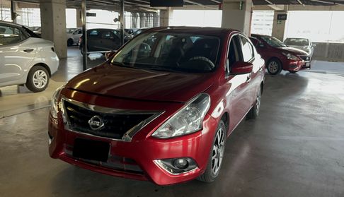 Nissan Versa 1.6 EXCLUSIVE AUTO Sedan 2017