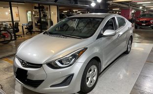 Hyundai • Elantra