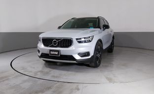 Volvo • XC40