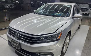 Volkswagen • Passat