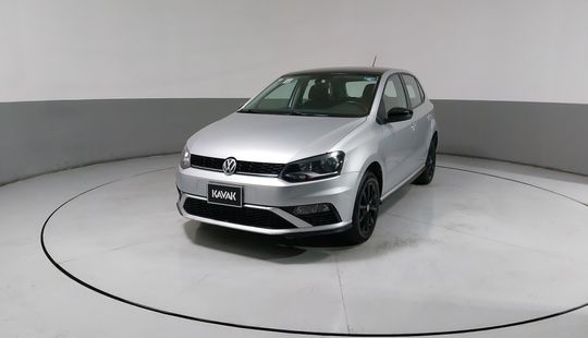 Volkswagen • Polo