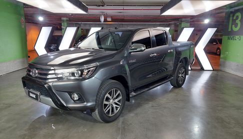 Toyota Hilux 2.8 CD SRX MT 4X4 Pickup 2016