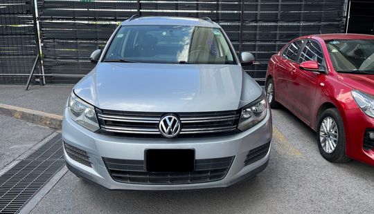 Volkswagen • Tiguan