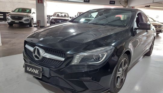 Mercedes Benz • Clase CLA