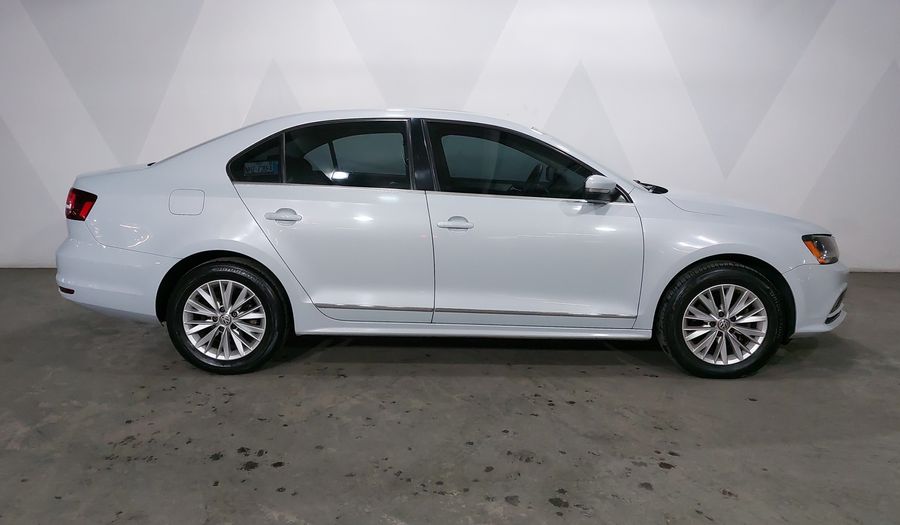 Volkswagen Jetta 2.5 COMFORTLINE TIP. BOLSAS AIRE DEL. Sedan 2017