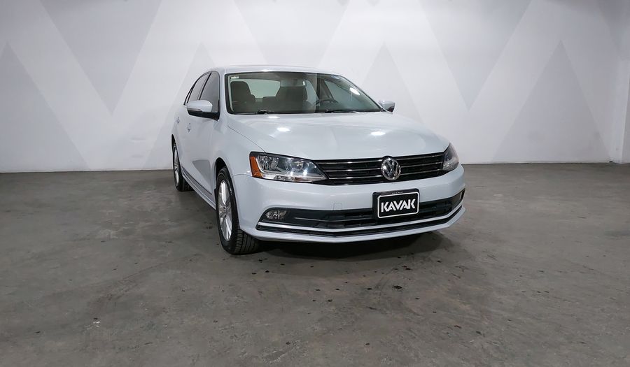 Volkswagen Jetta 2.5 COMFORTLINE TIP. BOLSAS AIRE DEL. Sedan 2017