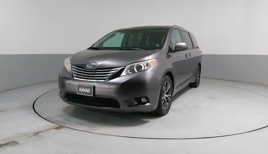 Toyota • Sienna