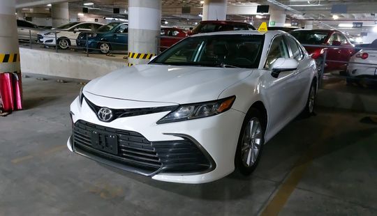 Toyota • Camry