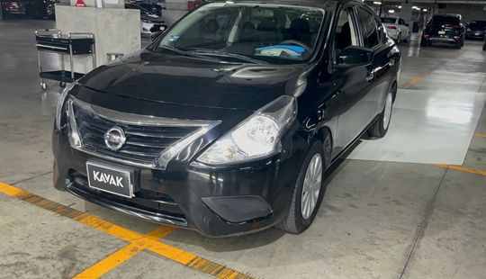 Nissan • Versa