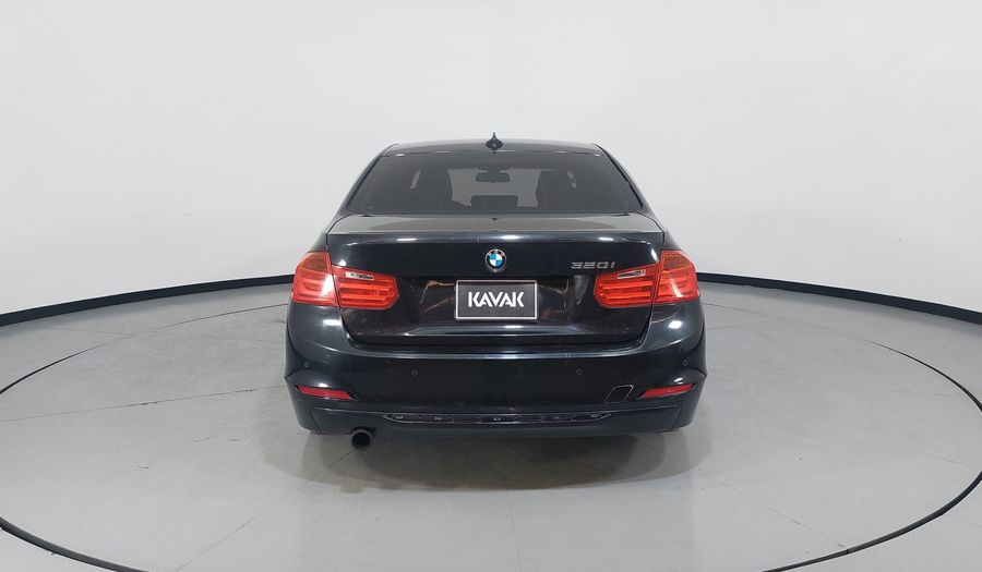 Bmw Serie 3 2.0 320IA SPORT LINE Sedan 2013