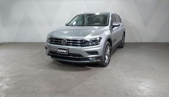 Volkswagen • Tiguan