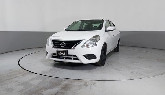 Nissan • Versa