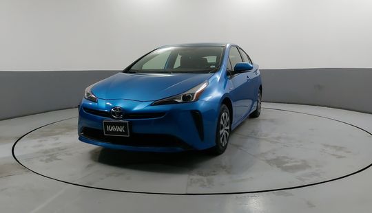 Toyota • Prius