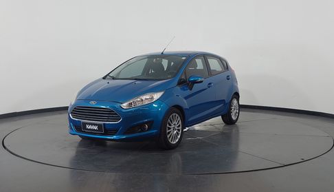 Ford Fiesta Kinetic Design 1.6 SE MT Hatchback 2015