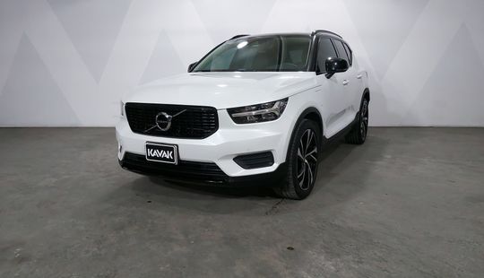 Volvo • XC40