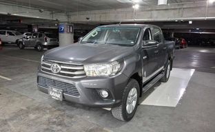 Toyota • Hilux