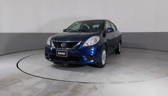 Nissan • Versa