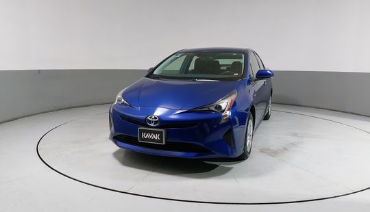 Toyota • Prius