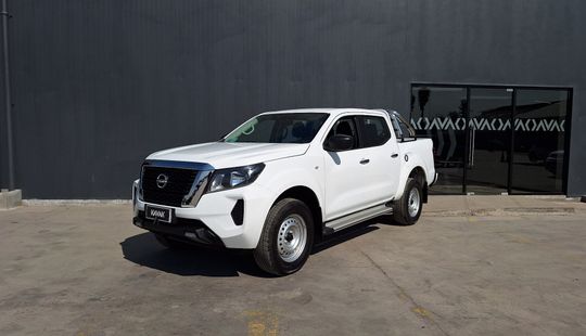 Nissan • Navara