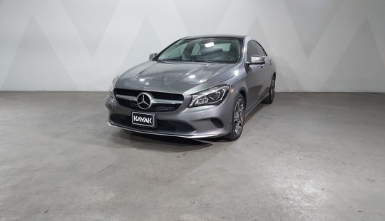 Mercedes Benz • Clase CLA