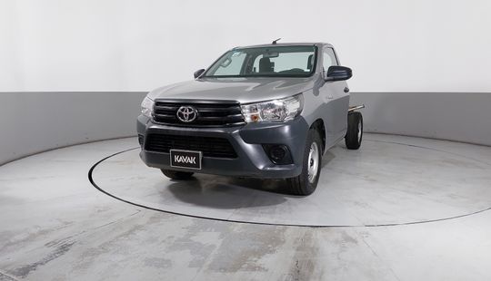 Toyota • Hilux