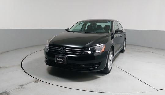 Volkswagen • Passat