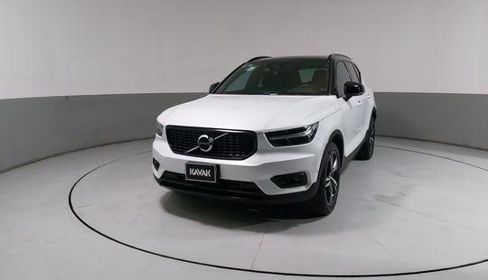 Volvo • XC40