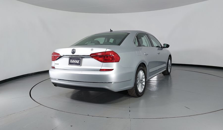 Volkswagen Passat 2.5 SPORTLINE Sedan 2016