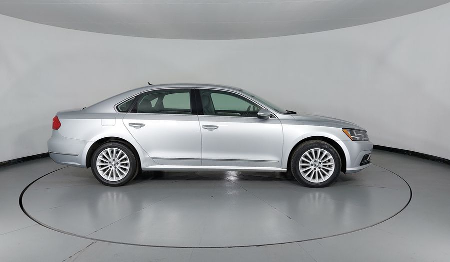 Volkswagen Passat 2.5 SPORTLINE Sedan 2016