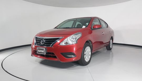 Nissan • Versa