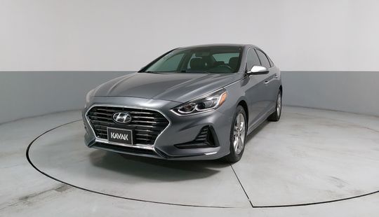 Hyundai • Sonata