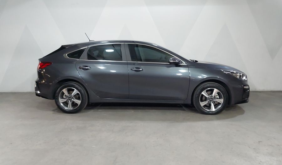 Kia Forte 2.0 EX IVT Hatchback 2021