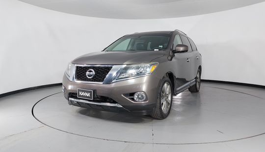 Nissan • Pathfinder