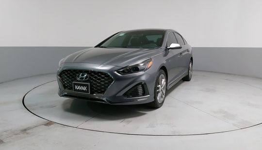 Hyundai • Sonata