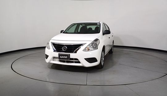 Nissan • Versa