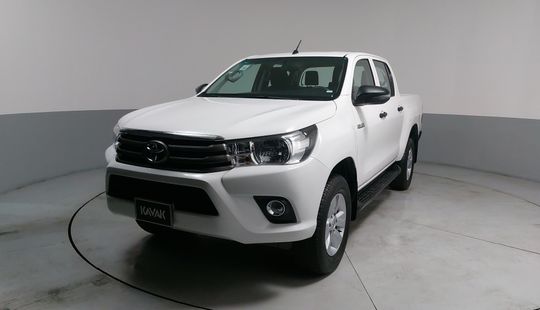 Toyota • Hilux