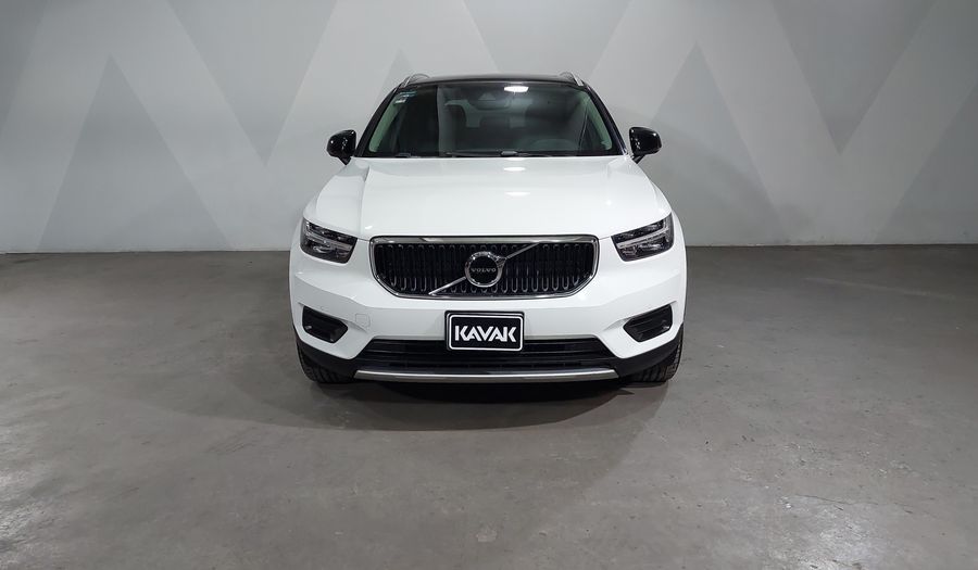 Volvo Xc40 2.0 T4 MOMENTUM AUTO Suv 2020