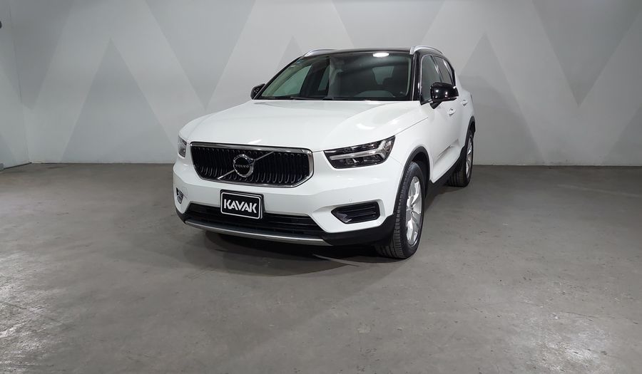 Volvo Xc40 2.0 T4 MOMENTUM AUTO Suv 2020