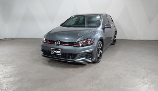 Volkswagen • Golf